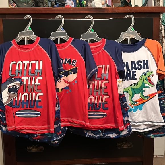 🦈 🦖 (4)NWT Boys Swimwear Set Bundle Size 4 - Picture 1 of 10